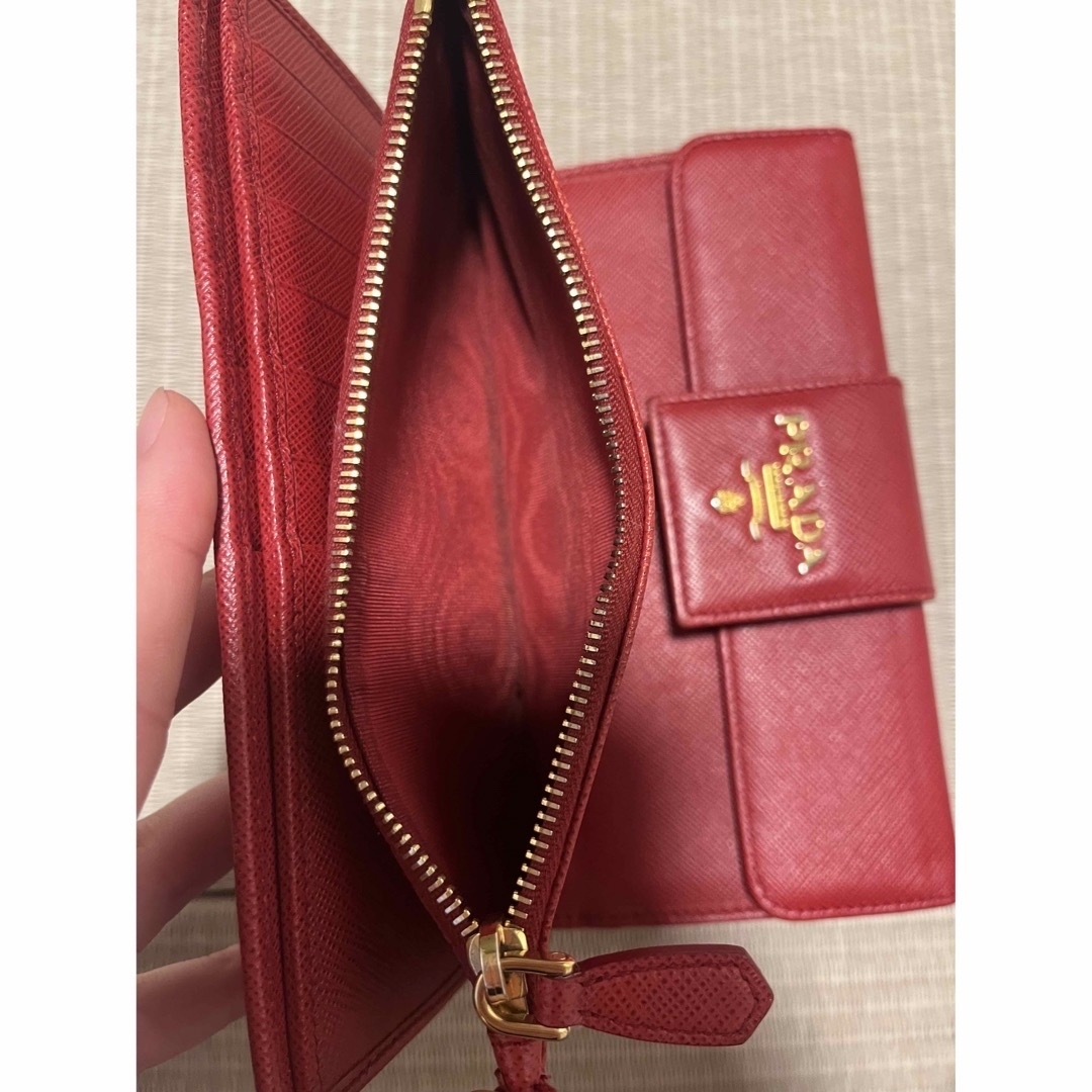 PRADA(プラダ)の【SIN様専用】【PRADA•希少品】プラダ  サフィアーノ　財布　レッド レディースのファッション小物(財布)の商品写真