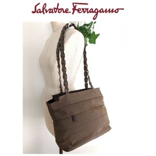 サルヴァトーレフェラガモ(Salvatore Ferragamo)のフェラガモ ヴァラ チェーン ショルダー トートバッグ 茶色 レディース メンズ(ショルダーバッグ)