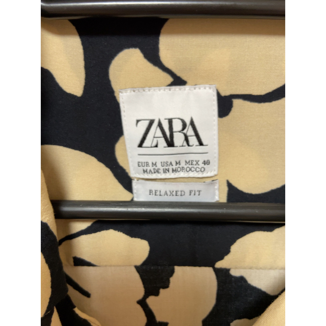 ZARA(ザラ)のZARA 花柄シャツ　夏にぴったり！ レディースのトップス(シャツ/ブラウス(半袖/袖なし))の商品写真