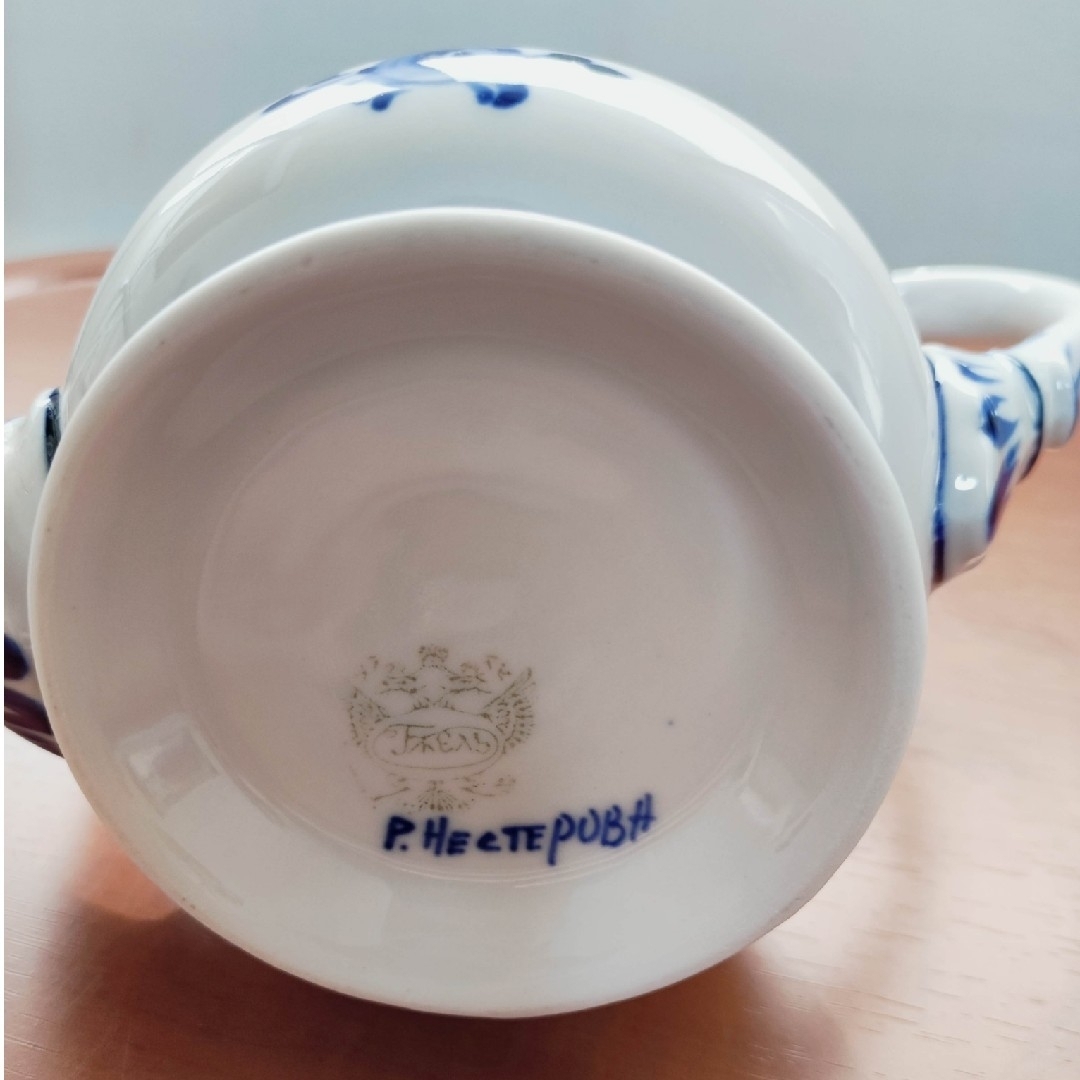 ロシア伝統陶芸品　グジェリ焼き　ティーポット　【一点物】