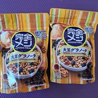 ニッシンショクヒン(日清食品)の完全メシ　グラノーラ(インスタント食品)