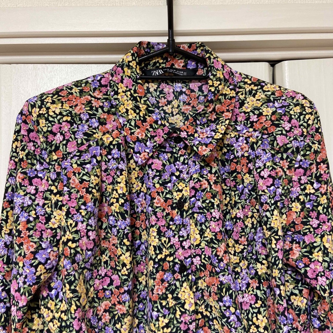 ZARA(ザラ)のZARA 花柄シャツ レディースのトップス(シャツ/ブラウス(長袖/七分))の商品写真