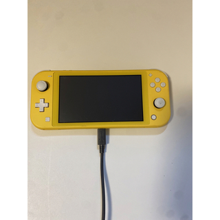 ニンテンドースイッチ(Nintendo Switch)のNintendo Switch Lite 本体　充電ケーブル付き　イエロー　(携帯用ゲーム機本体)