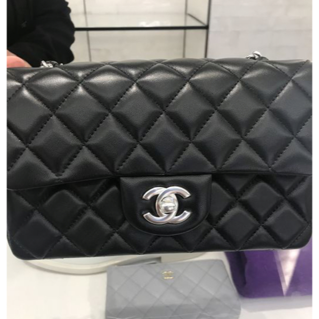 CHANEL(シャネル)のミニマトラッセ シャネル レディースのバッグ(ショルダーバッグ)の商品写真