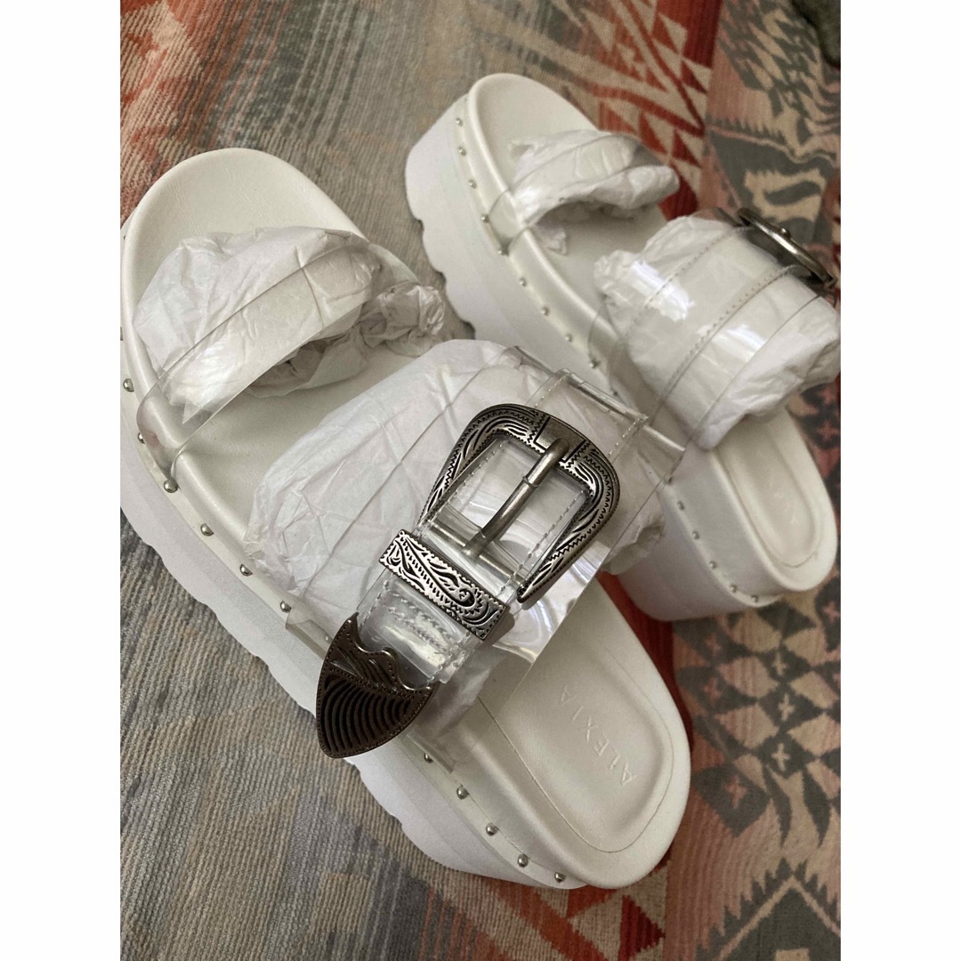 ALEXIA STAM(アリシアスタン)のClear Belt Platform Sandals White レディースの靴/シューズ(サンダル)の商品写真