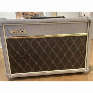 ヴォックス(VOX)のVOX pathfinder 10 限定カラークリーム色(ギターアンプ)
