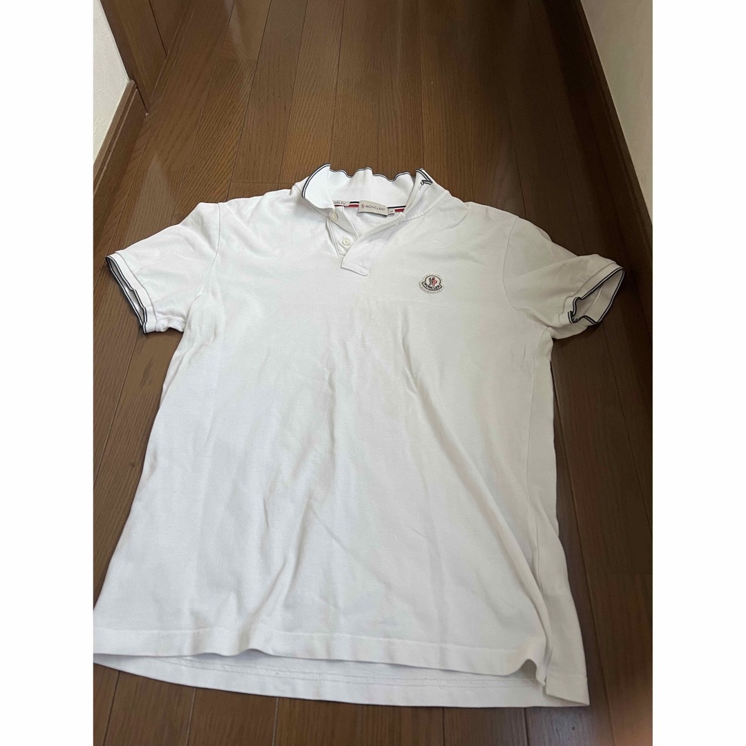 MONCLER(モンクレール)のモンクレール　MONCLER ポロシャツ　白 メンズのトップス(ポロシャツ)の商品写真