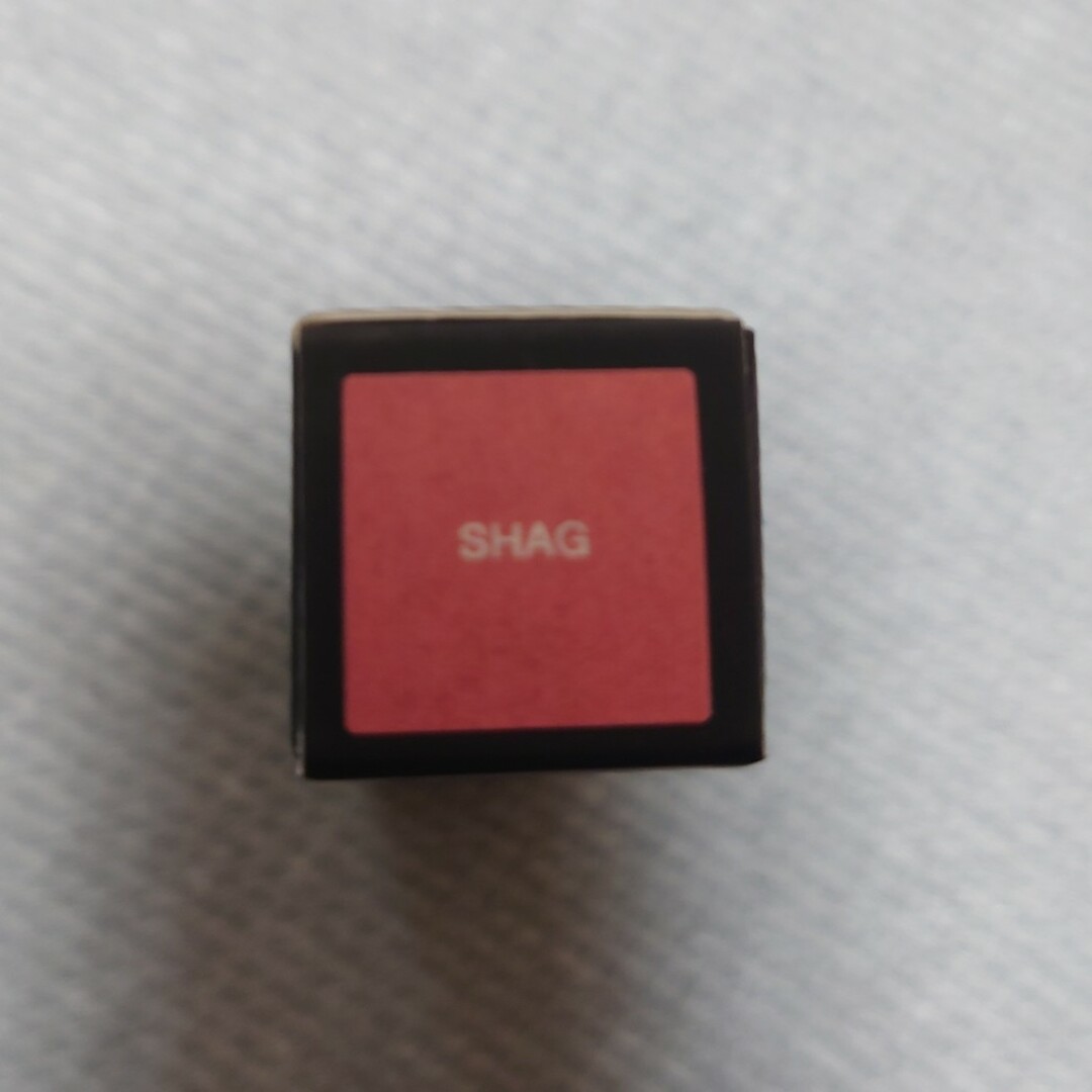 NARS(ナーズ)のNARS　エアーマットリップカラー　00033（SHAG） コスメ/美容のベースメイク/化粧品(リップグロス)の商品写真