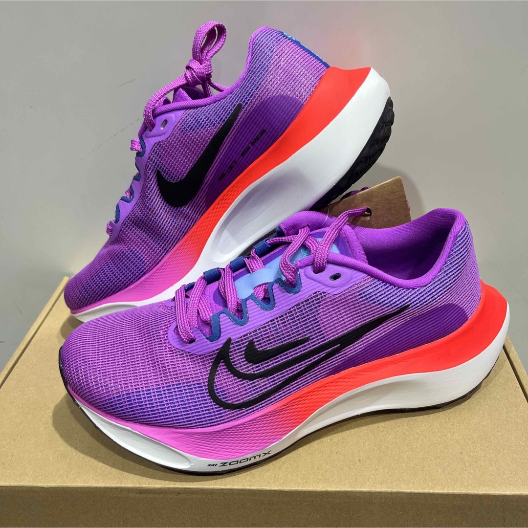 新品 24cm NIKE WMNS ZOOM FLY 5 フューシャドリーム