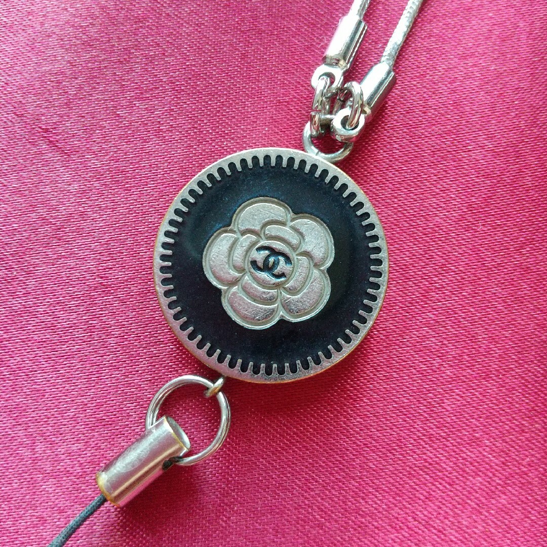 CHANEL - 【訳あり】CHANEL ストラップ ロゴ カメリアの通販 by