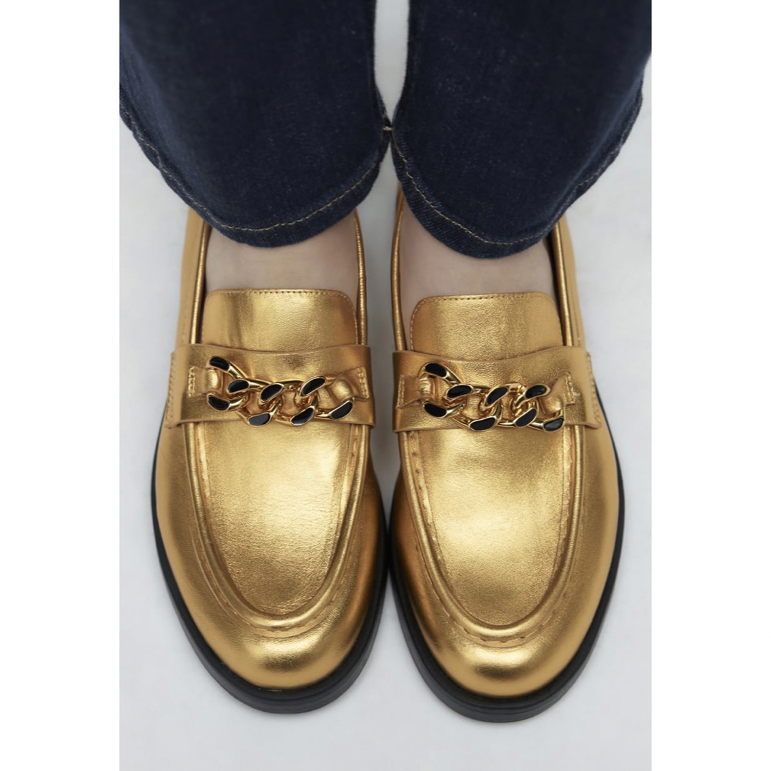ZARA - 【新品】ZARA ゴールドチェーンローファー 37の通販 by