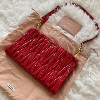 ミュウミュウ バッグの通販 10,000点以上 | miumiuを買うならラクマ