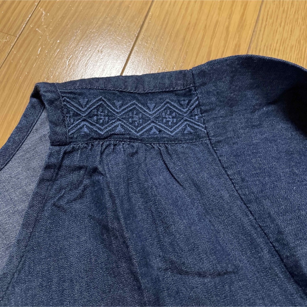 SM2(サマンサモスモス)のお値下げしました✨　SM2＊blue  デニム刺繍ブラウス レディースのトップス(シャツ/ブラウス(半袖/袖なし))の商品写真