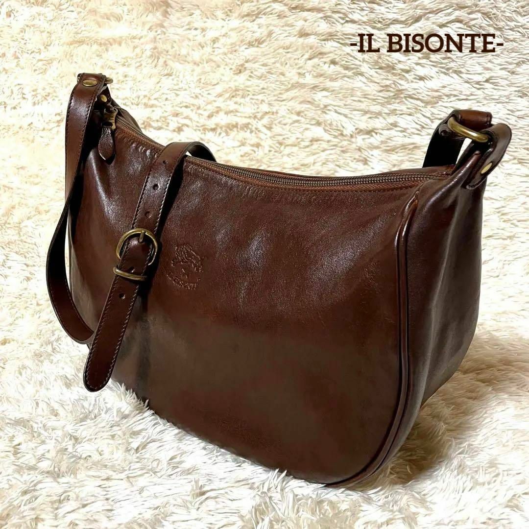 【IL BISONTE/極美品】ショルダーバッグ【三日月/エンボスロゴ/ブラウン | フリマアプリ ラクマ