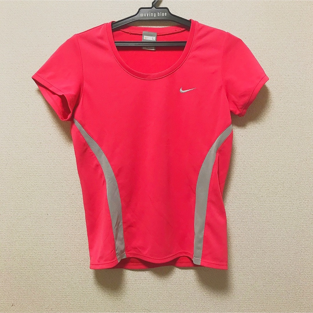 NIKE(ナイキ)のNIKE ナイキ  ピンク　スポーツ　ウェア　半袖　Tシャツ レディースのトップス(シャツ/ブラウス(半袖/袖なし))の商品写真