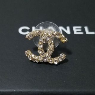 シャネル(CHANEL)のCHANELフルストーンピアス(ピアス)