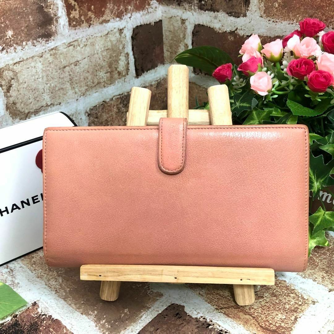 CHANEL(シャネル)の希少✨良品✨シャネル　レザー　カメリア　ココマーク　二つ折り長財布 レディースのファッション小物(財布)の商品写真