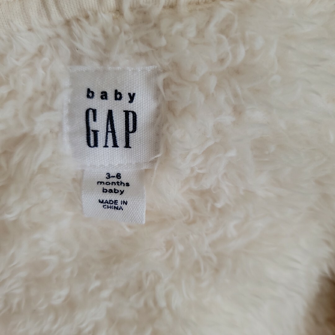 babyGAP(ベビーギャップ)のbabyGAP　フリースロンパース　ジャンプスーツ　60cm　3～6ヶ月　白 キッズ/ベビー/マタニティのベビー服(~85cm)(カバーオール)の商品写真