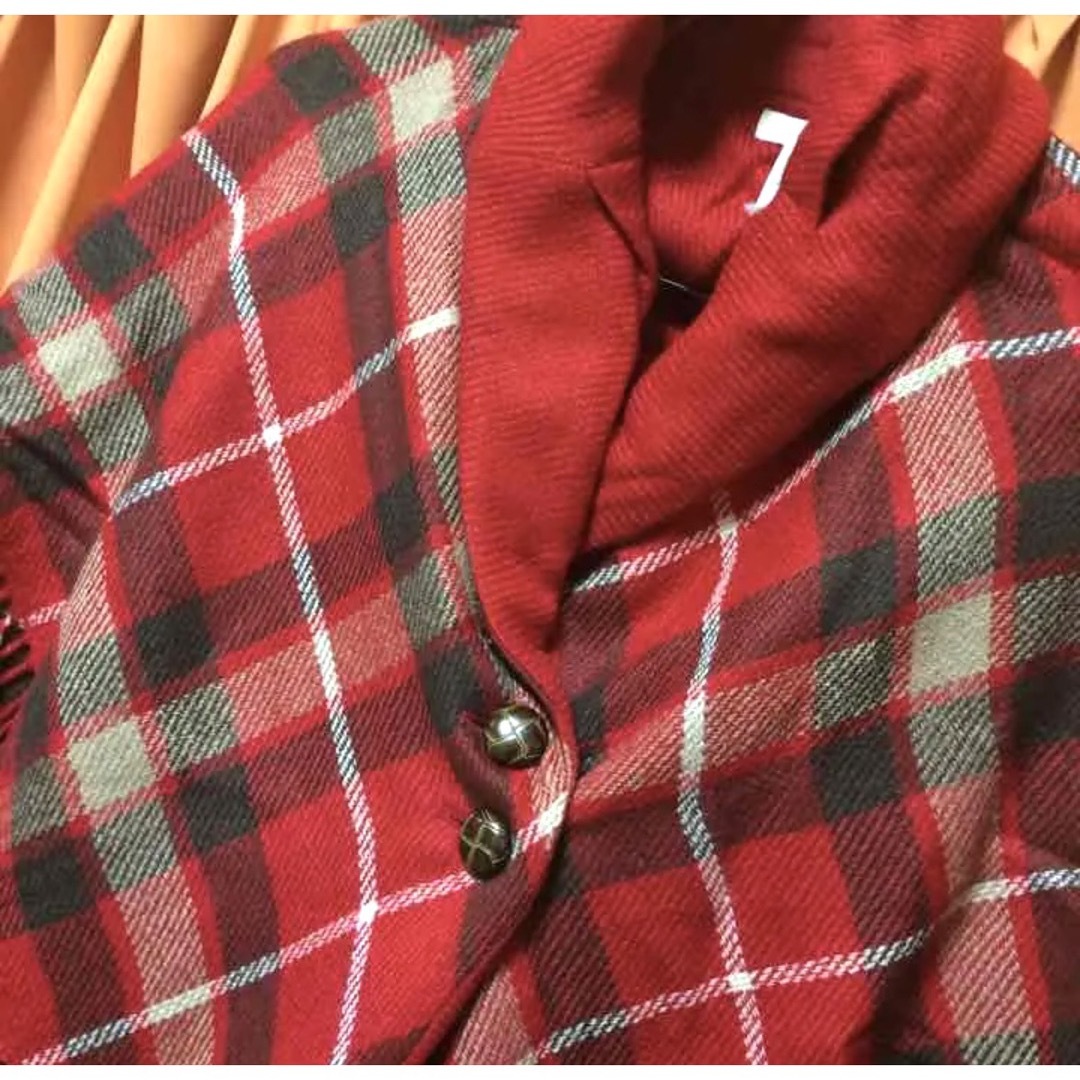 anyFAM(エニィファム)の新品　anyFAM フリンジ付　ショール　赤　チェック ポンチョ ストール レディースのジャケット/アウター(ポンチョ)の商品写真