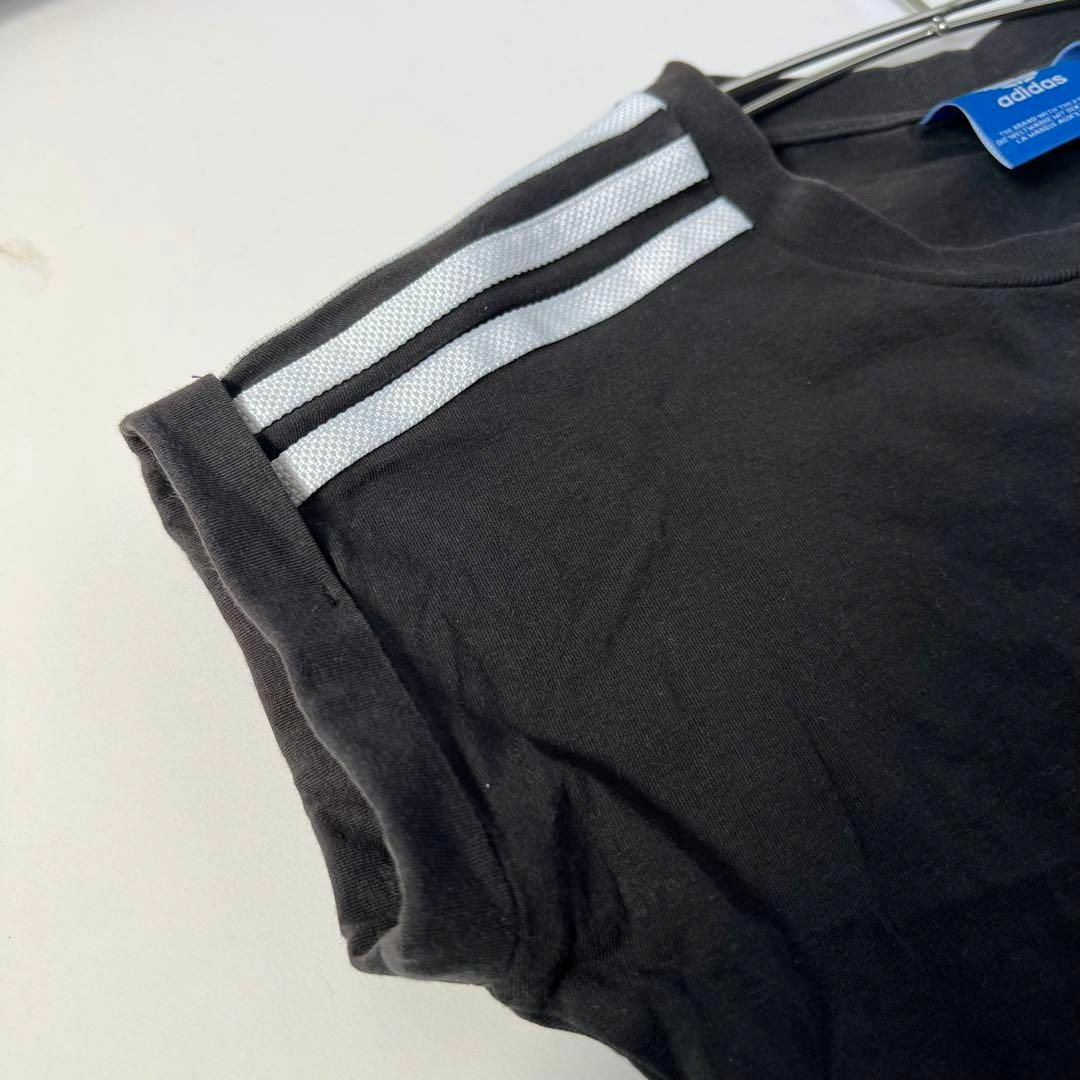 adidas(アディダス)のadidas アディダス　Tシャツ　XS  半袖　ブラック　スリーストライプス キッズ/ベビー/マタニティのキッズ服女の子用(90cm~)(Tシャツ/カットソー)の商品写真