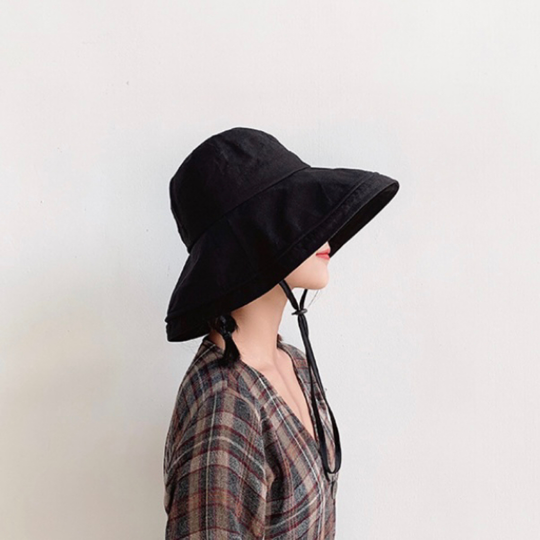 紐付き UVカット 帽子 つば広 日焼け防止 夏 折りたたみ 黒 レディースの帽子(ハット)の商品写真