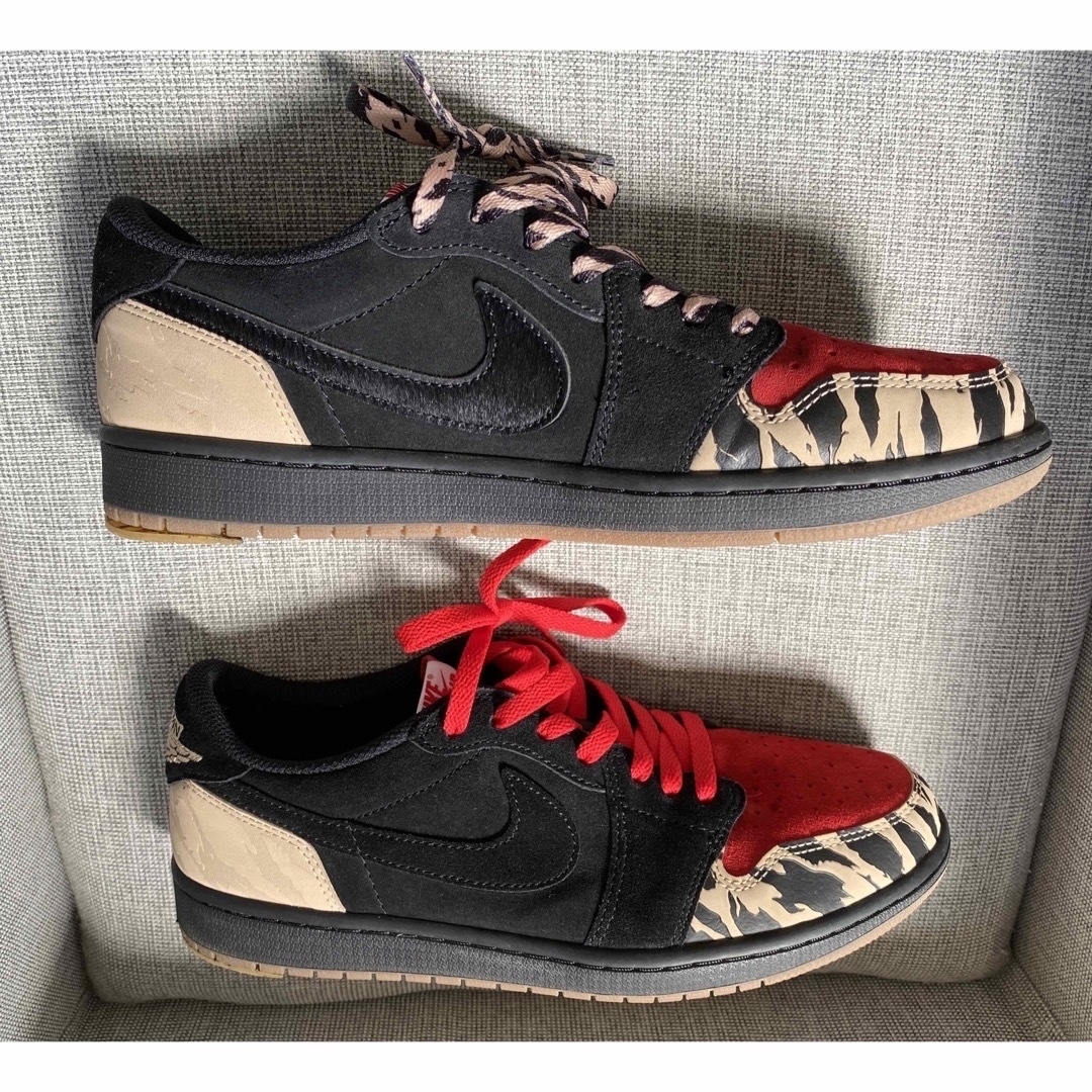 NIKE(ナイキ)の【311様専用】Sole Fly × Nike Air Jordan 1 Low メンズの靴/シューズ(スニーカー)の商品写真