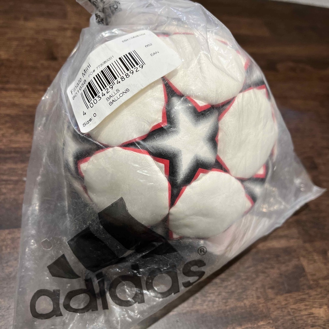 adidas(アディダス)のadidas チャンピオンズリーグ　FINALE MINI  スポーツ/アウトドアのサッカー/フットサル(ボール)の商品写真