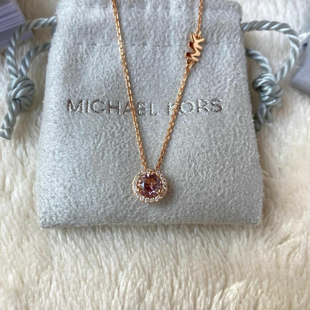 Michael Kors(マイケルコース)の1158 新品未使用 マイケルコース ネックレス ピンクゴールド かわいい 清楚 レディースのアクセサリー(ネックレス)の商品写真