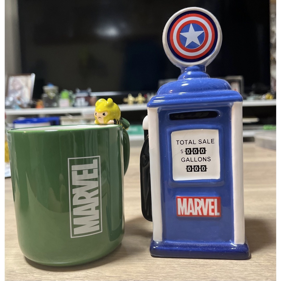 MARVEL(マーベル)の新品未使用 MARVEL ロキマグカップ＆キャプテンアメリカ ガススタ貯金箱 エンタメ/ホビーのフィギュア(アメコミ)の商品写真