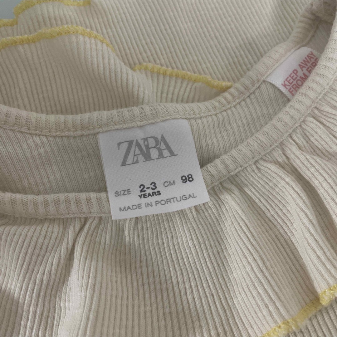 ZARA KIDS(ザラキッズ)のZARA ノースリーブ　タンクトップ　トップス　98cm キッズ/ベビー/マタニティのキッズ服女の子用(90cm~)(Tシャツ/カットソー)の商品写真