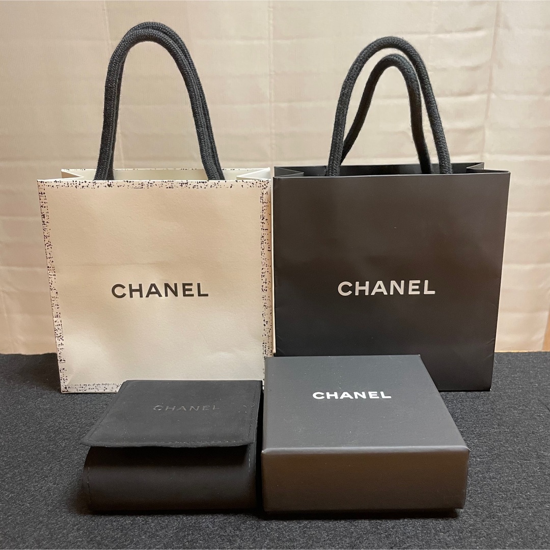 CHANEL ピアス ３連チェーン ラインストーンCHANEL LOGOマーク