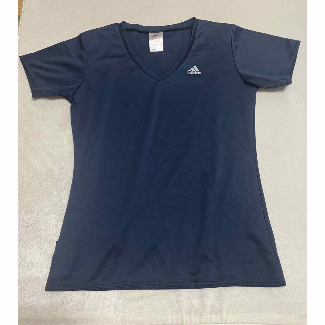 adidas(アディダス)のフィットネスシャツ　Tシャツ　adidas レディースのトップス(Tシャツ(半袖/袖なし))の商品写真