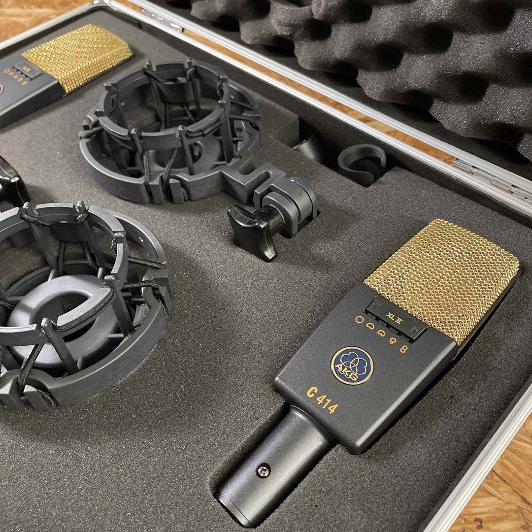 AKG(アーカーゲー)のAKG c414 XLⅡ STEREO SET ペア コンデンサーマイク 楽器のレコーディング/PA機器(マイク)の商品写真