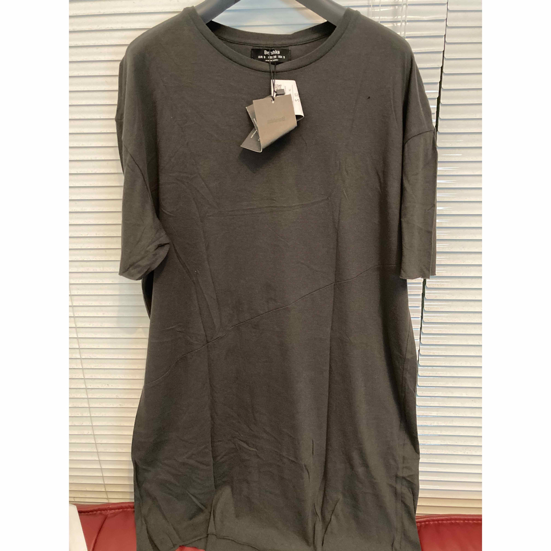 Bershka(ベルシュカ)のBershka ロング丈 Tシャツ メンズのトップス(Tシャツ/カットソー(半袖/袖なし))の商品写真