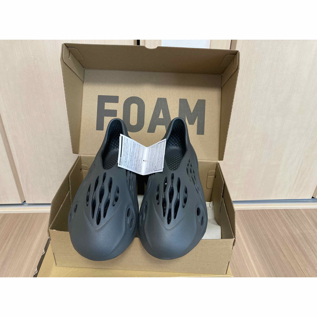 YEEZY（adidas）(イージー)の28.5cm adidas YEEZY Foam Runner "Carbon" メンズの靴/シューズ(サンダル)の商品写真