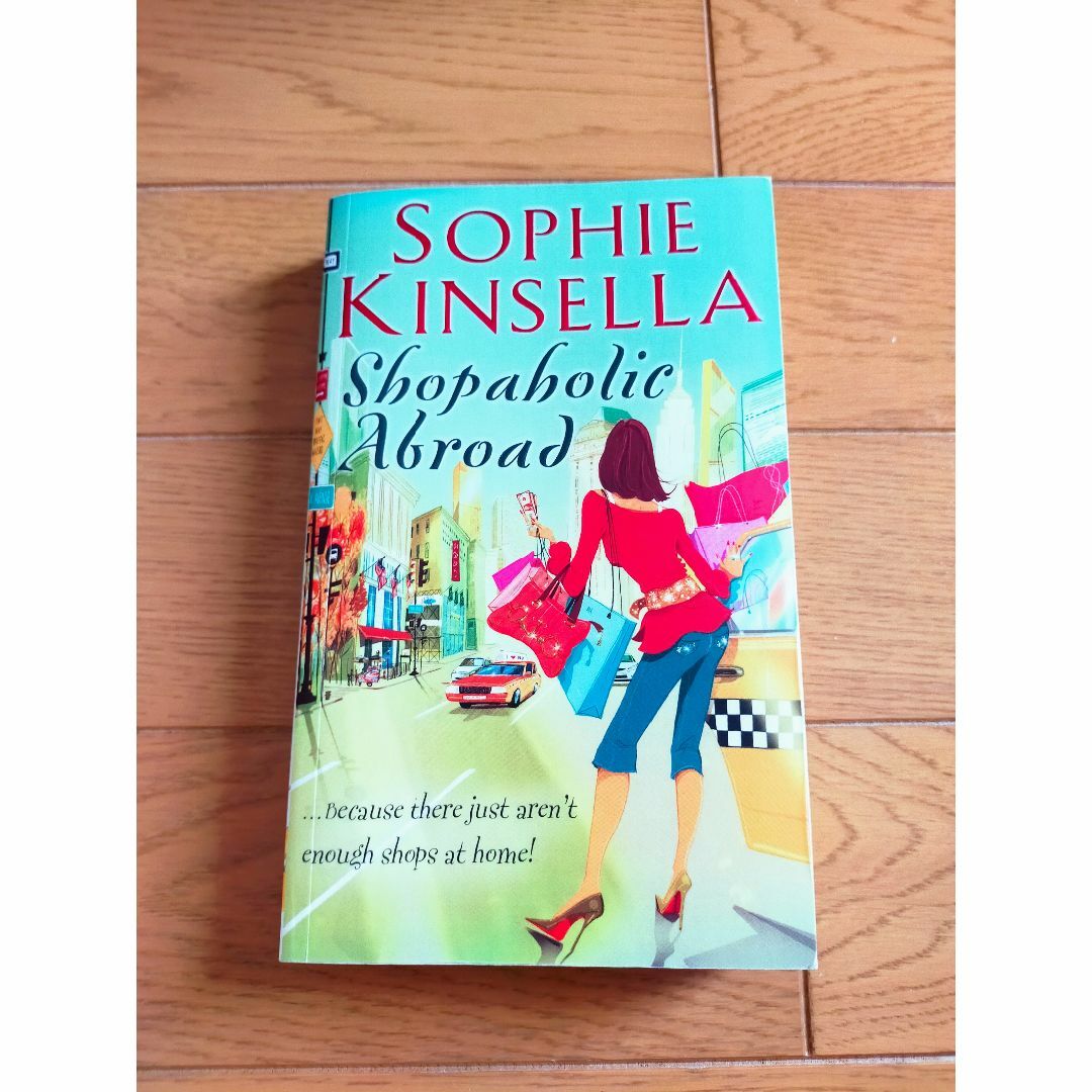 ” Shopaholic Abroad”( paperback) エンタメ/ホビーの本(洋書)の商品写真