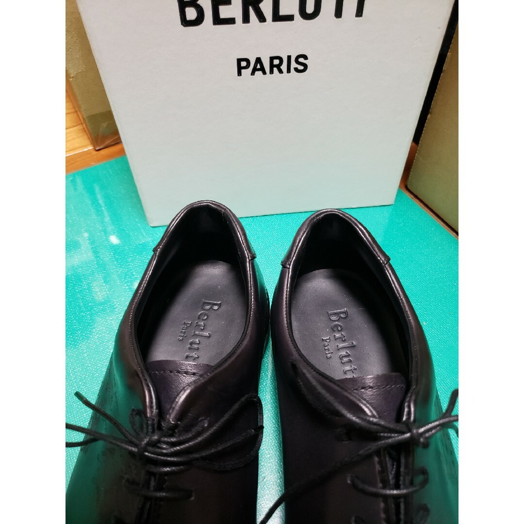 Berluti(ベルルッティ)の【未使用】 Berluti ベルルッティ ホールカット スクリット　6.5 メンズの靴/シューズ(ドレス/ビジネス)の商品写真