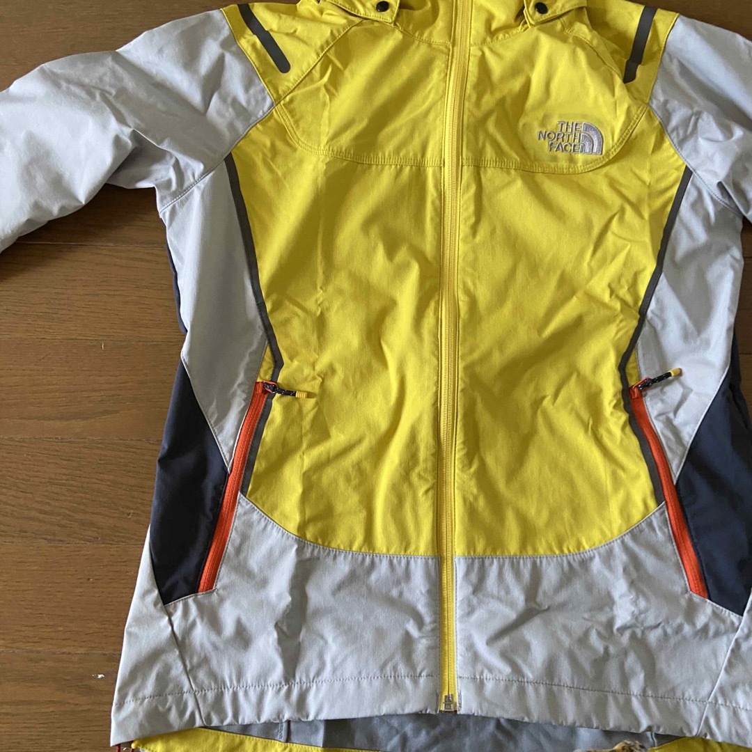 THE NORTH FACE(ザノースフェイス)のノースフェイス　マウンテンパーカー　サミットシリーズ　レディース　Mサイズ レディースのジャケット/アウター(ナイロンジャケット)の商品写真