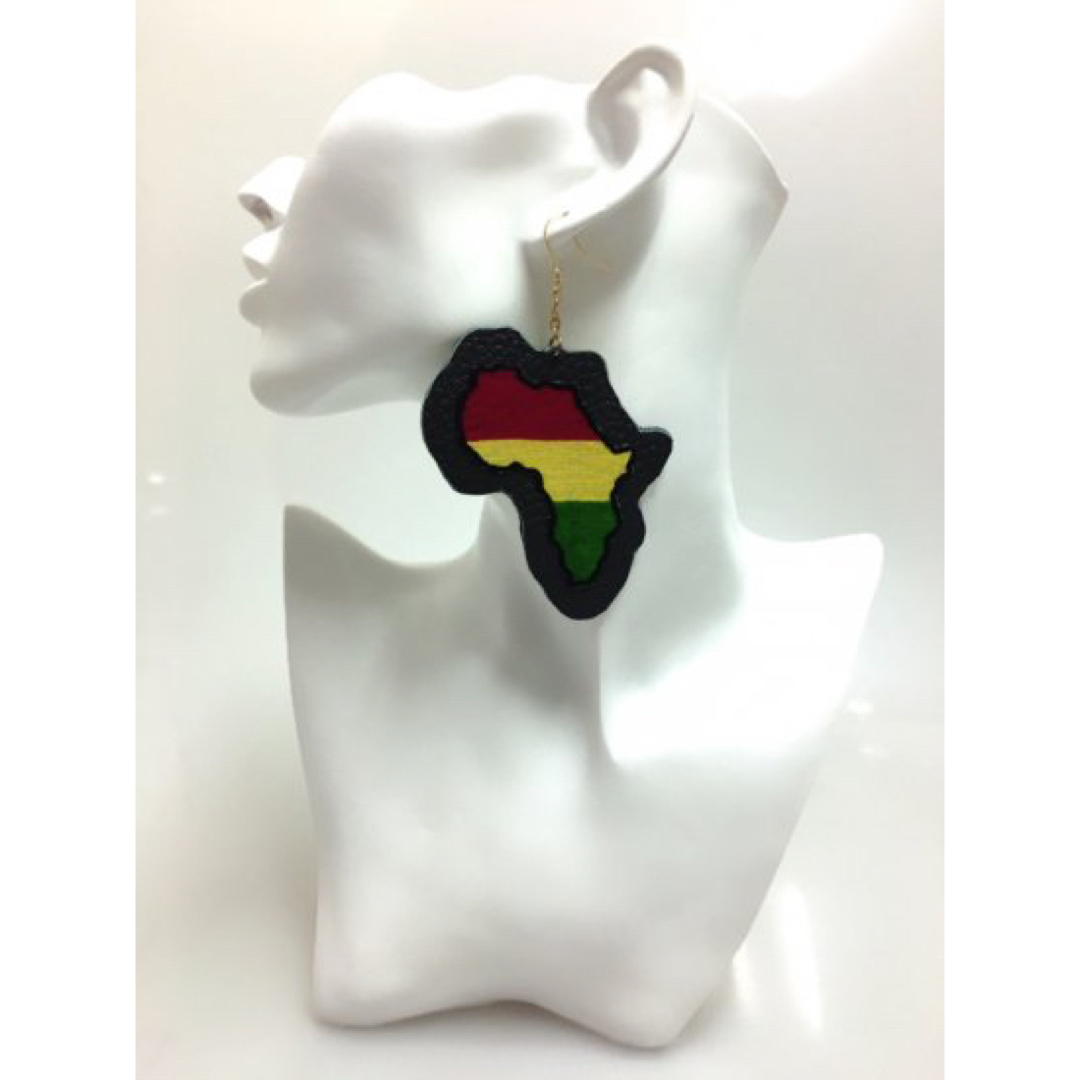 アフリカ布×ラスタカラー　ハンドメイド　カスタム　レザー　アフリカ大陸　ピアス ハンドメイドのアクセサリー(ピアス)の商品写真