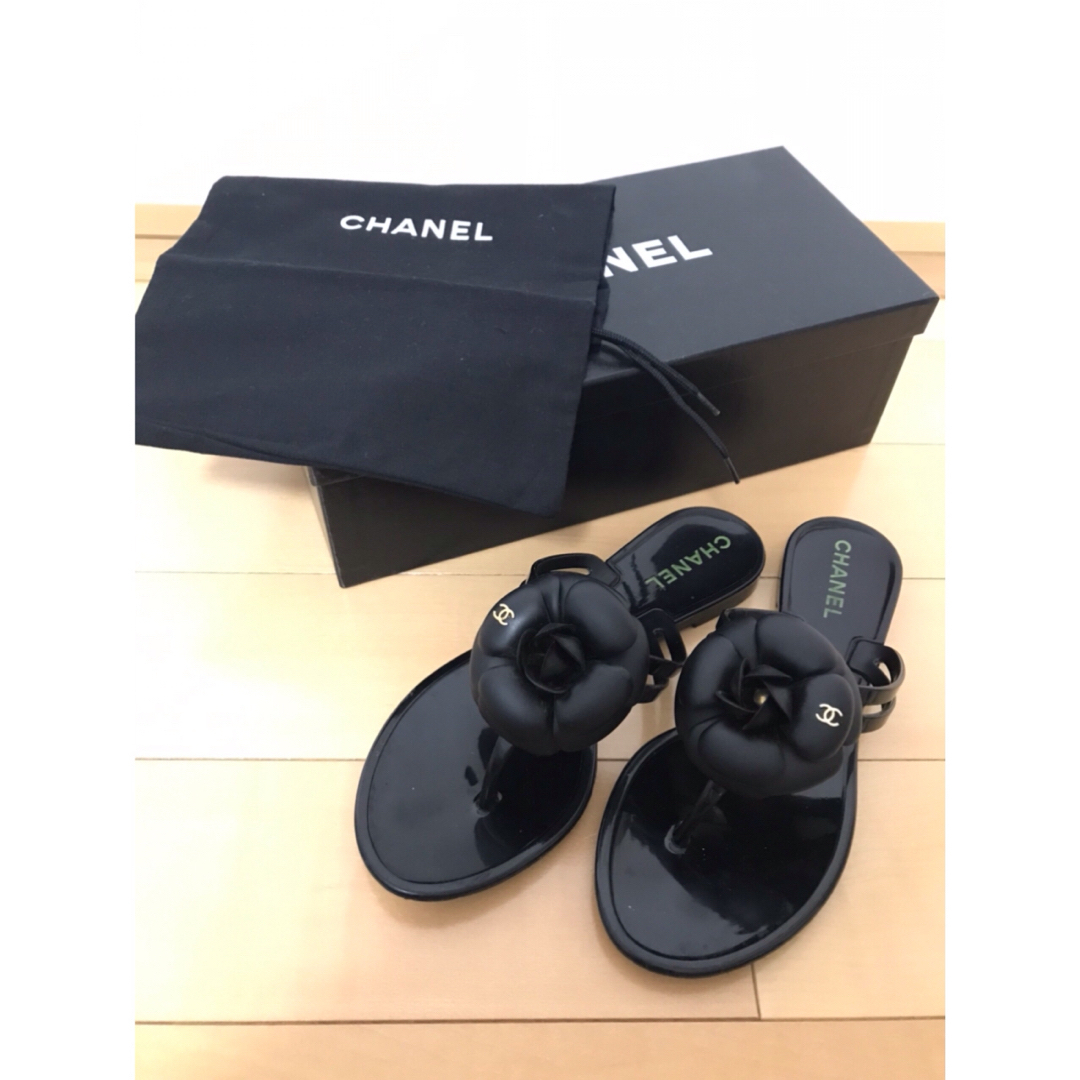 美品☆CHANEL カメリア サンダル ブラック | フリマアプリ ラクマ