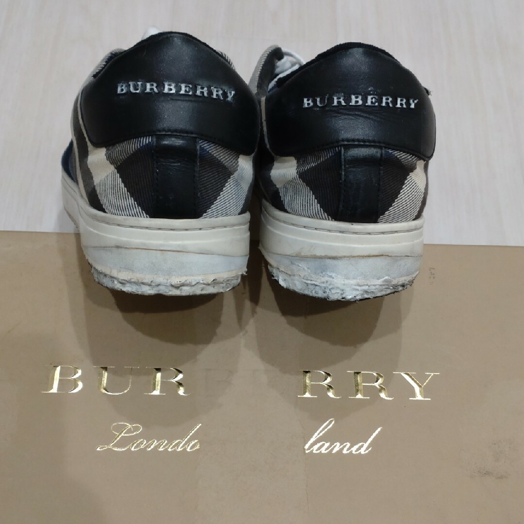 BURBERRY(バーバリー)のusedバーバリー アルバート チェック ロートップ スニーカー27.5cm紺色 メンズの靴/シューズ(スニーカー)の商品写真