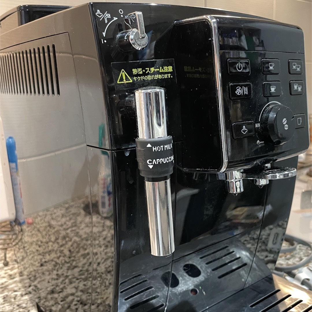 DeLonghi(デロンギ)の【難あり】デロンギ　マグニフィカS ECAM23120 スマホ/家電/カメラの調理家電(コーヒーメーカー)の商品写真