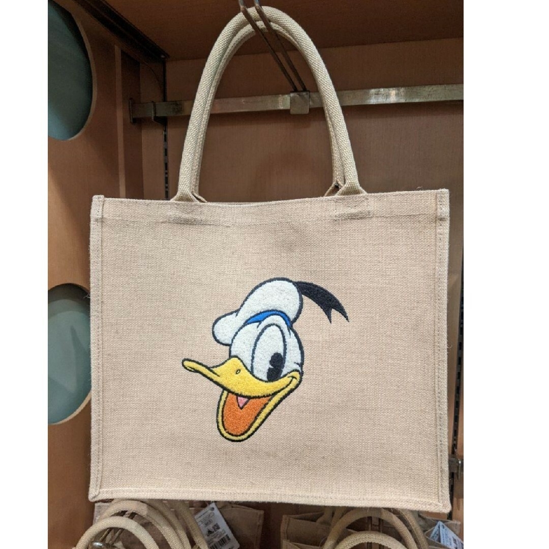 Disney(ディズニー)の★DISNEY STORE 完売品 リネン ドナルド 新品タグ付き レディースのバッグ(トートバッグ)の商品写真