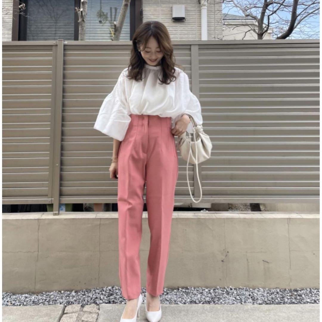 ZARA(ザラ)の♡ZARA♡ハイウエストテーパードパンツ♡ レディースのパンツ(カジュアルパンツ)の商品写真