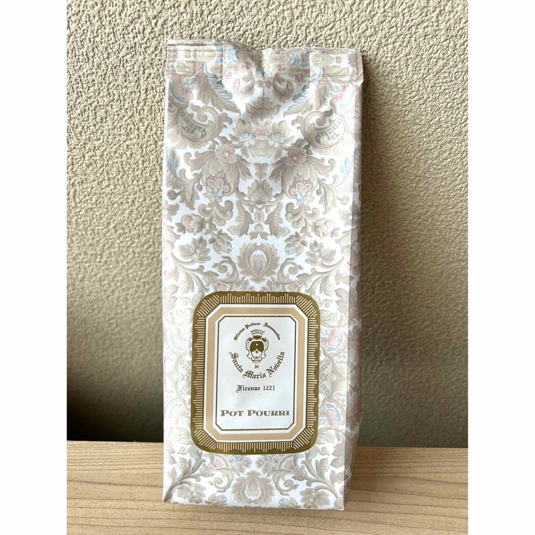 Santa Maria Novella(サンタマリアノヴェッラ)の【新品】サンタマリアノヴェッラ ポプリ 詰め替え用　100g コスメ/美容のリラクゼーション(お香/香炉)の商品写真