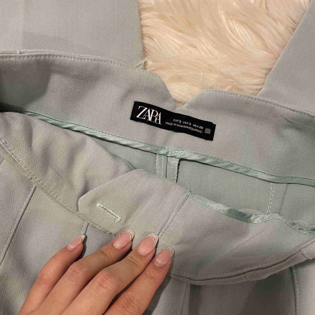 ZARA(ザラ)の♡ZARA♡ハイウエストテーパードパンツ♡ レディースのパンツ(カジュアルパンツ)の商品写真