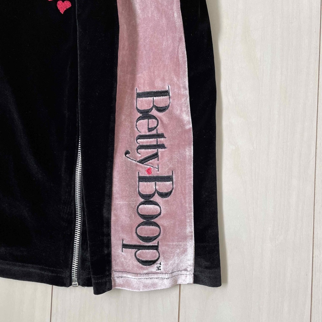 Betty Boop(ベティブープ)の☆美品☆Betty Boop ベティブープ 裏地付きベロアスカート M レディースのスカート(ミニスカート)の商品写真