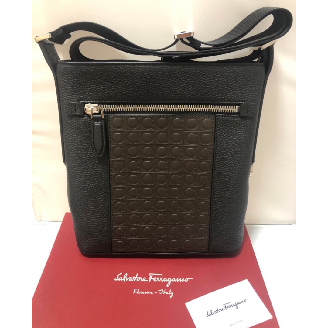 新品未使用　Ferragamo　フェラガモ　ショルダーバッグ