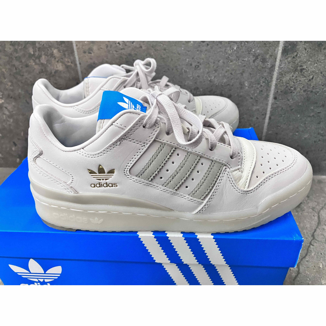 adidas(アディダス)のadidasアディダスFORUM LOW CL フォーラム ロー HQ1506  レディースの靴/シューズ(スニーカー)の商品写真