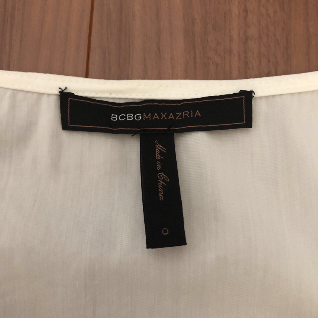 BCBGMAXAZRIA(ビーシービージーマックスアズリア)のBCBG MAXAZRIA 白 ホワイト ワンピース 夏 レディースのワンピース(ひざ丈ワンピース)の商品写真